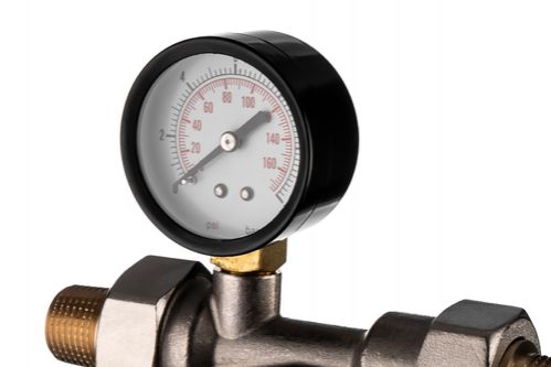 Гейзер Бастион 112 1/2 х.в. с манометром - Изображение